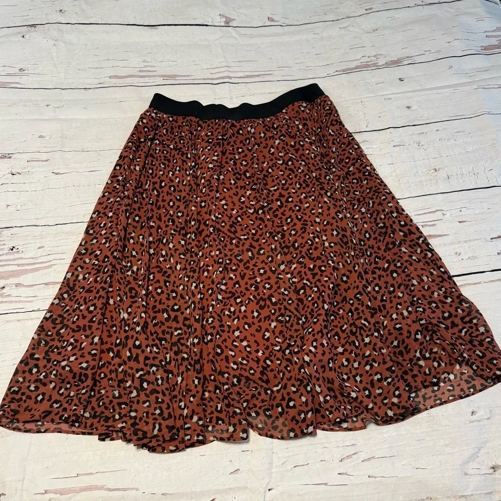 EVRI 16W Leopard Print Pleated Midi Skirt – Flowy, Fierce & Ultra Flattering